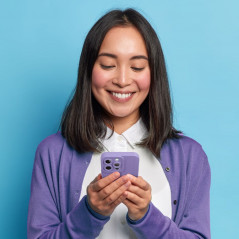 Samsung Galaxy A35 Hülle Roar Luna Monochromatische, Stilvoll, Ein ästhetisches Accessoire  Lila (Violet) 