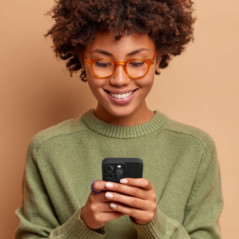 Samsung Galaxy A17 Hülle Roar Luna Monochromatische, Stilvoll, Ein ästhetisches Accessoire  Schwarz